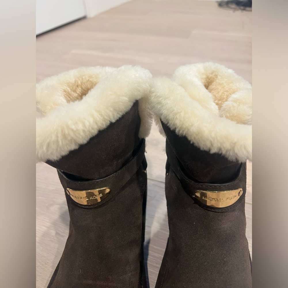 Michael Kors Dark Brown Boots with Cream suede sheep fur SIZE 7